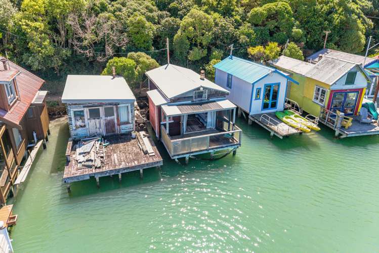 15 Boatshed, Camborne Walkway Paremata_17