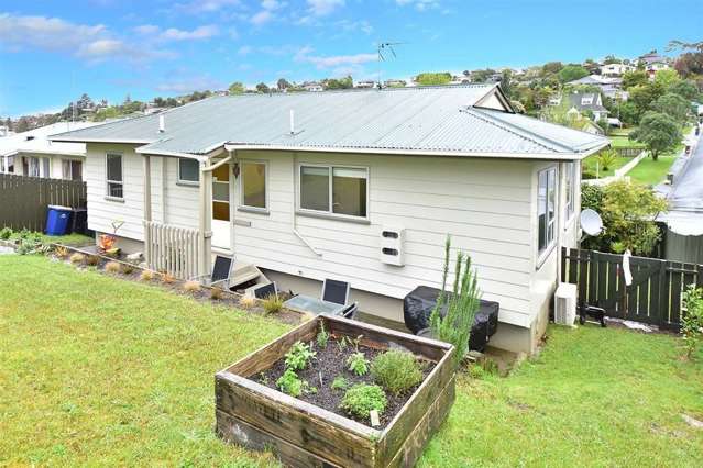 42 Trias Road Totara Vale_1