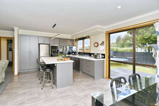 2 Bowie Drive Woodend_1