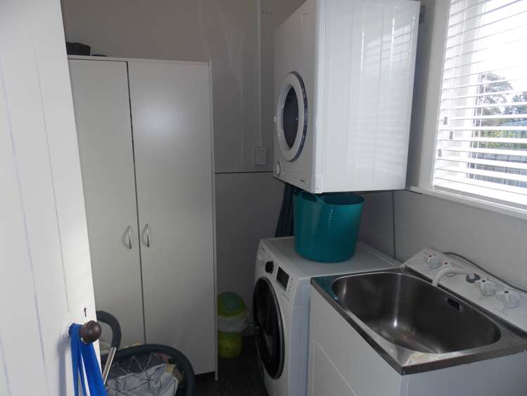 23a Robinson Crescent Westbrook_8