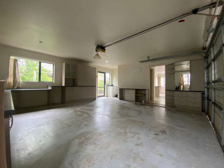 18B Jonathan Place Sunnynook_12