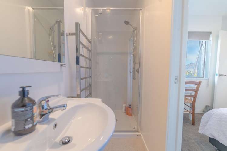 22 Golden Terrace Queenstown_17