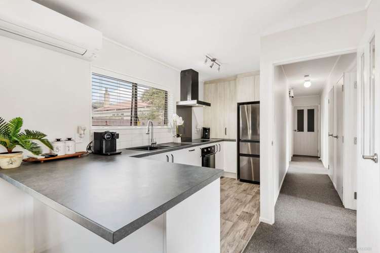 2/99 Seddon Street Pukekohe_4