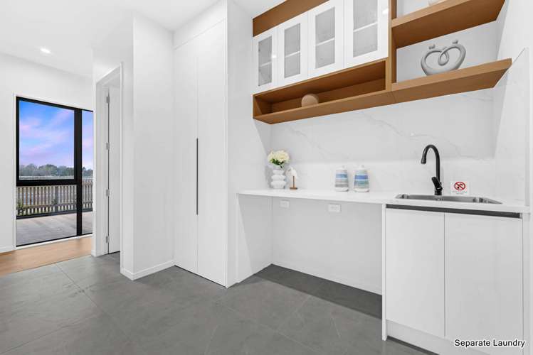 15 Karaka Village Parade Karaka_18