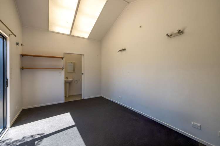 11 Natzka Road Ostend_25