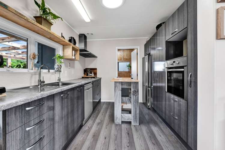 16 Ponderosa Place Opunake_13