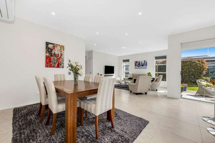 6 Lydiard Place Beachlands_12