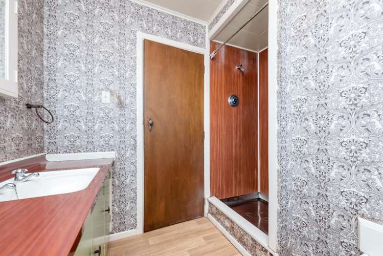 52d Whites Line West Woburn_11