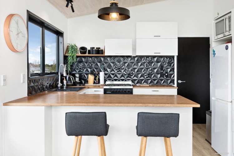 2/7 Old Lake Road Narrow Neck_5