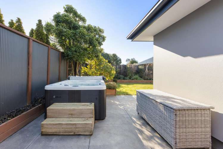 11 Glastonbury Drive Burwood_29