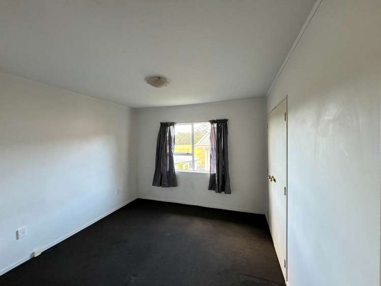 1/21 Maywood Crescent Glen Eden_3