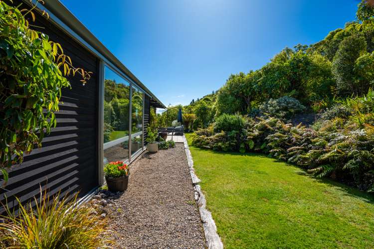 43 Whakamoenga Point Acacia Bay_13