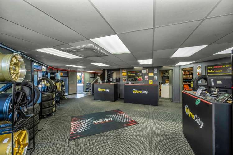 B/3 William Pickering Drive Albany_5