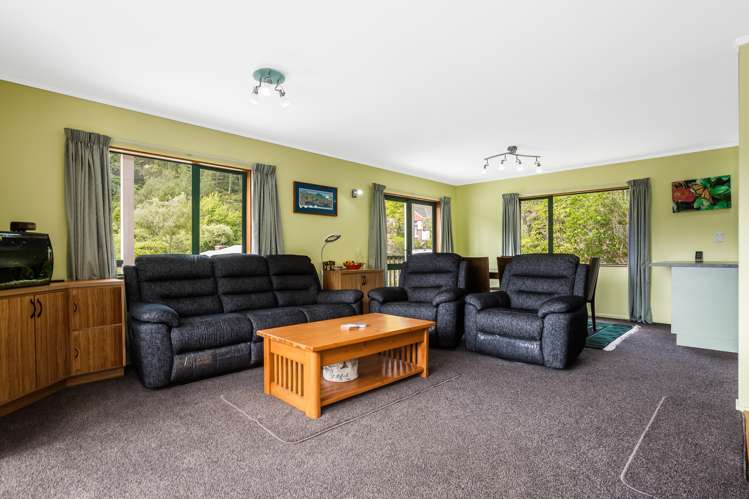 56 Elmslie Road Pinehaven_6