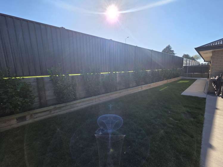 15 Royal Oak Crescent Holmes Hill_22