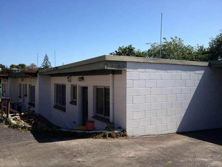 2/80 West Coast Road Glen Eden_1