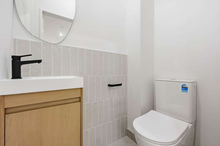 13E Meadway Sunnyhills_15