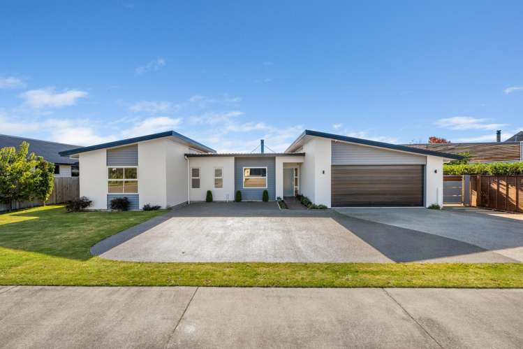 4 Spitfire Drive Burleigh_33