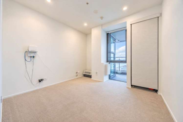 1502/18 Beach Road City Centre_12
