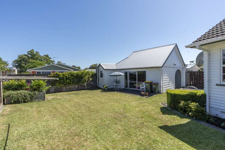 57 Garden Heights Avenue Glenview_14