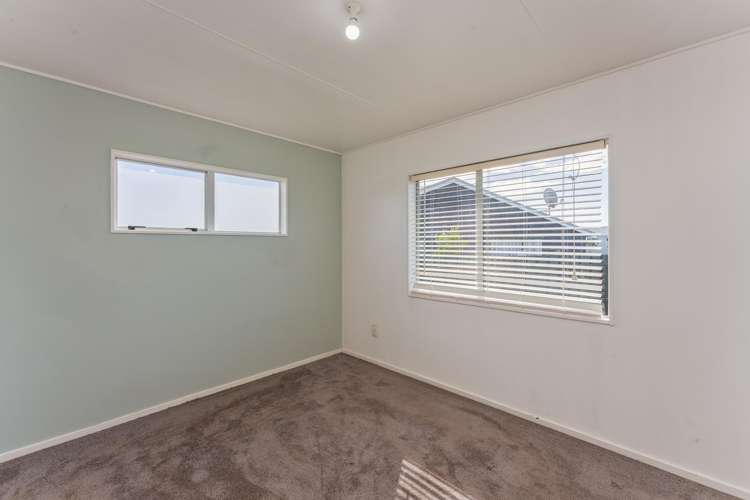 13 Simcox Street Otaki Beach_8
