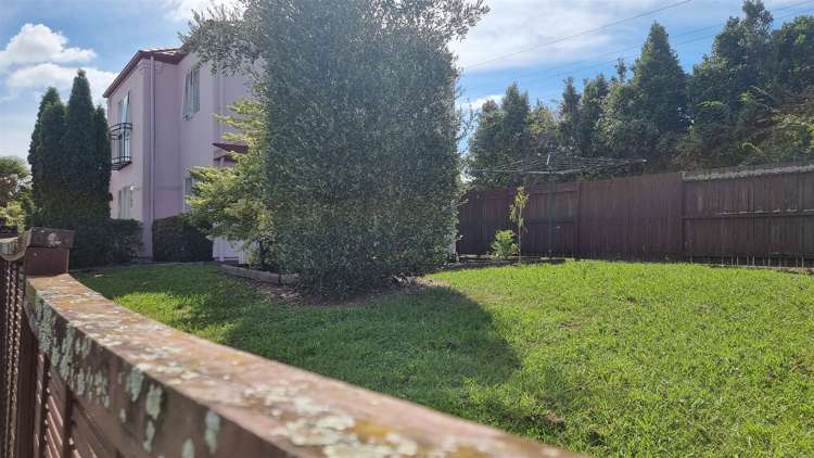 9 Stolford Crescent New Lynn_5