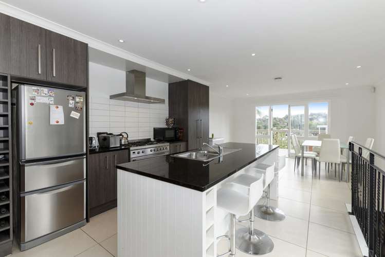 43 Derwent Crescent Titirangi_6