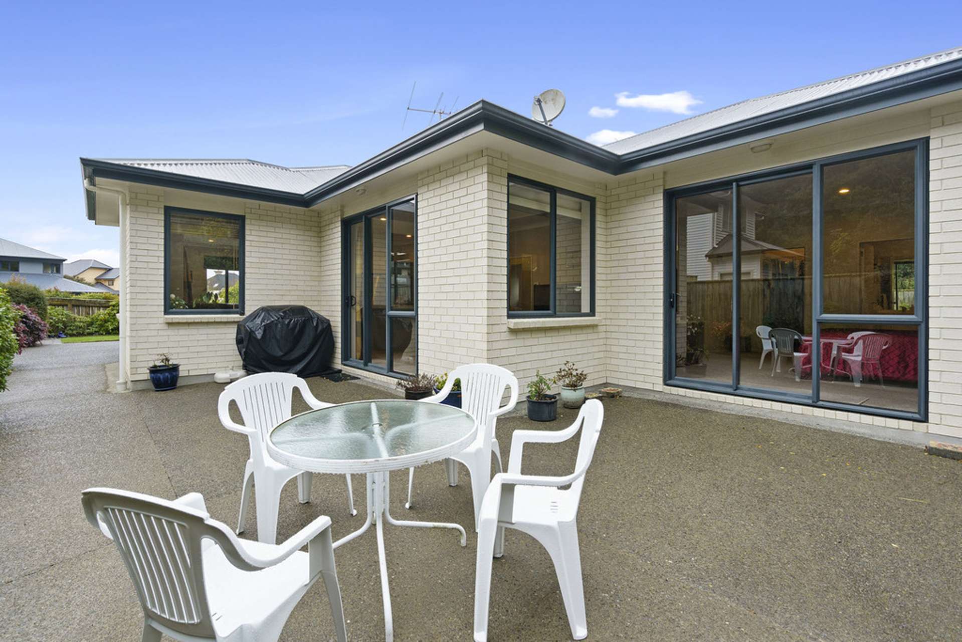 8 Chippenham Grove Churton Park_0