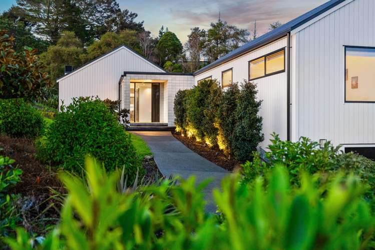8 Collings Drive_0