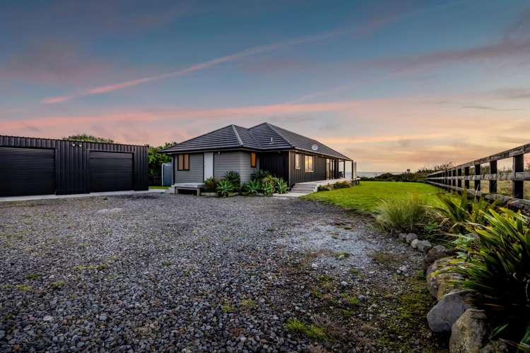 288 Tai Road Opunake_48