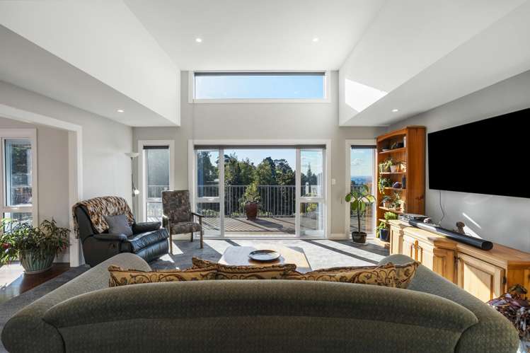 27 Tui Crescent Waiatarua_5