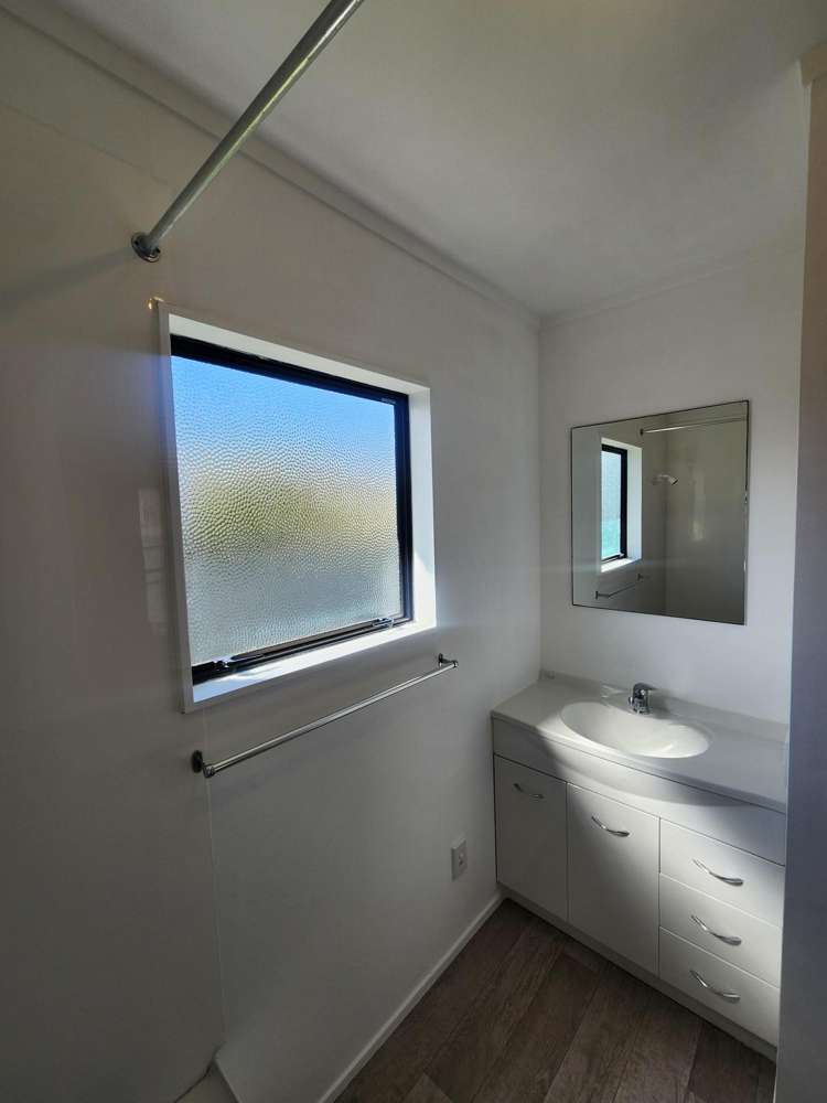  1/264 Fergusson Drive Heretaunga_3