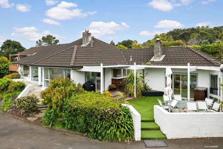 134 Beach Road Castor Bay_19