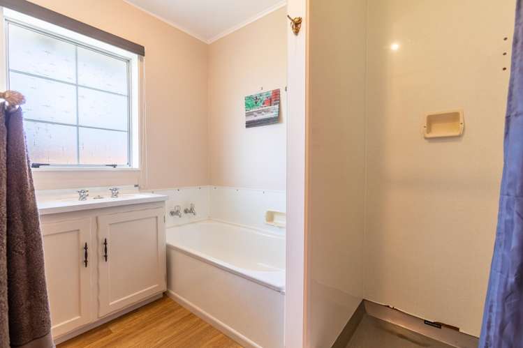 27 George Street Pahiatua_8