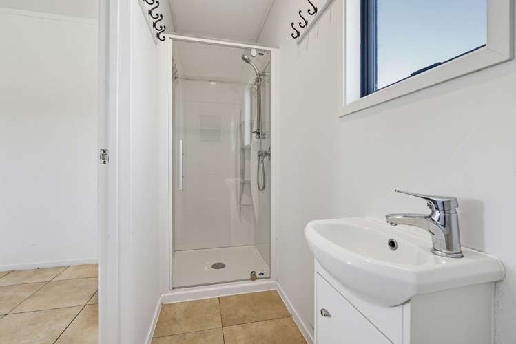 113 Kelly Jade Avenue Matarangi_24