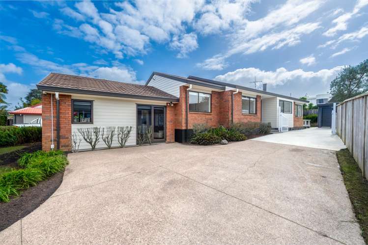 7 Pinewood Grove Botany Downs_1
