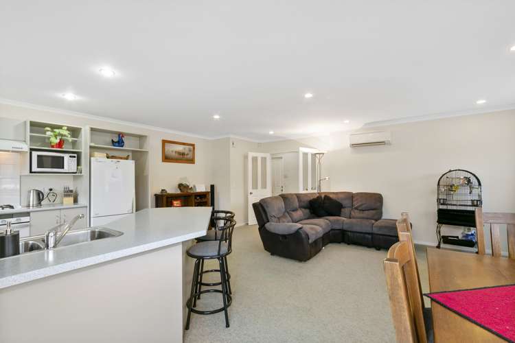 1 Woodland Grove Wainuiomata_8