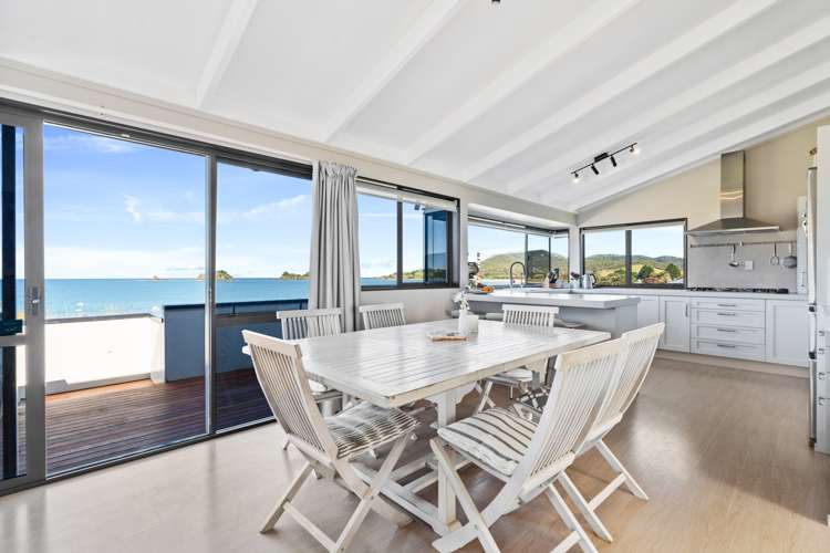 14 Logan Nicks Place Russell Surrounds_5