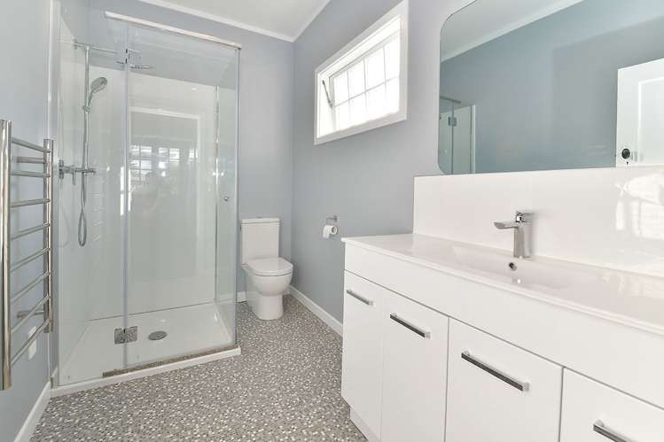 1 Mary Keane Lane Parakai_12