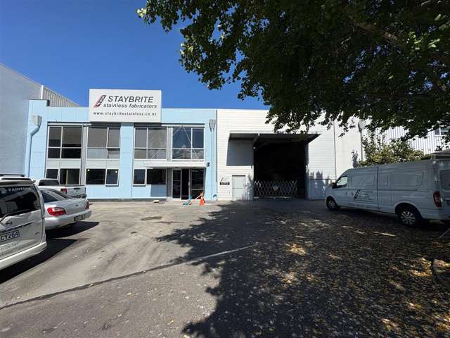 Savills | Mixed-Use, High Stud – 1,142sqm