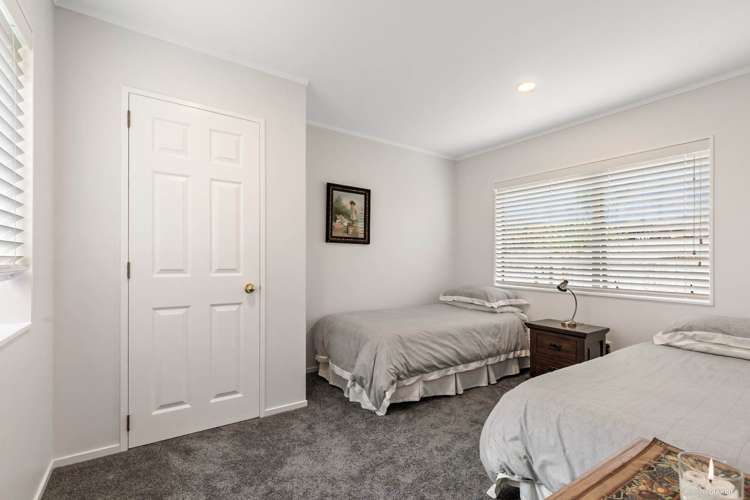 9 Kath Hopper Drive Orewa_11