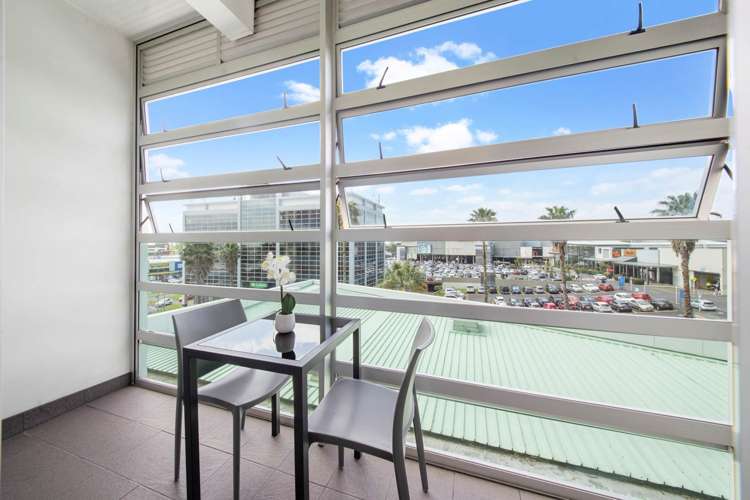 304/17 Amersham Way Manukau_1