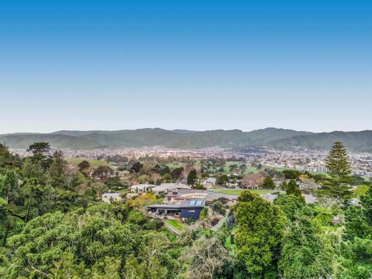 14 Corrondella Grove Belmont_7