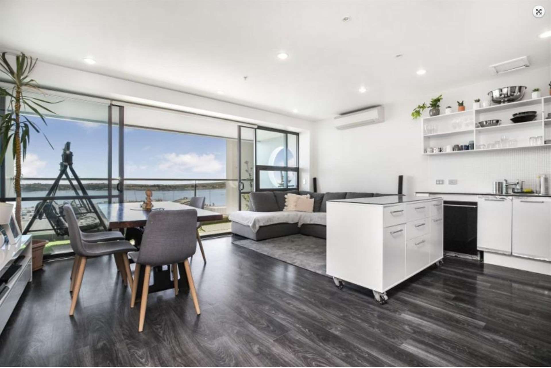 1506/18 Beach Road City Centre_0