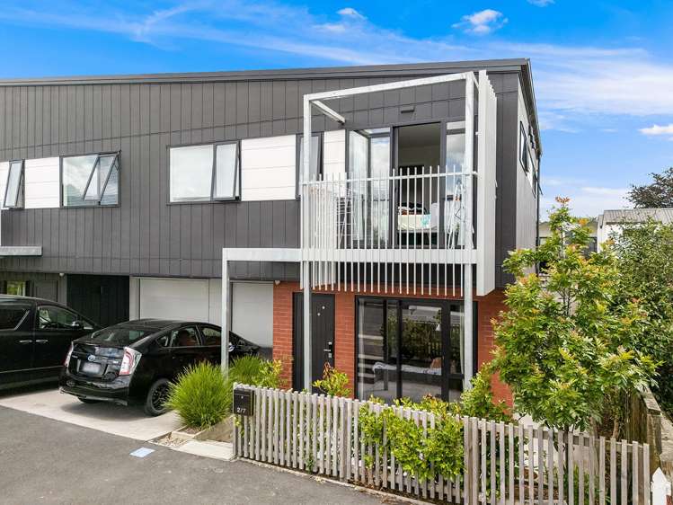 2/7 Dyer Street Whitiora_2