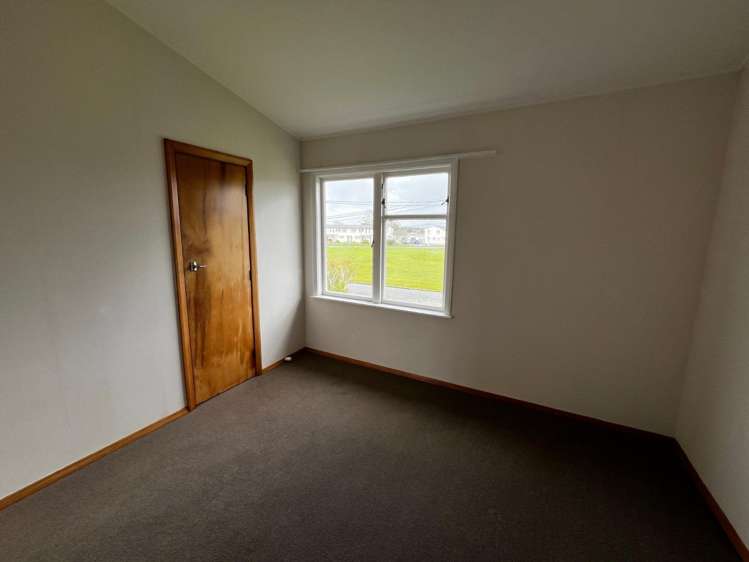 24 Devon Crescent 10985_7