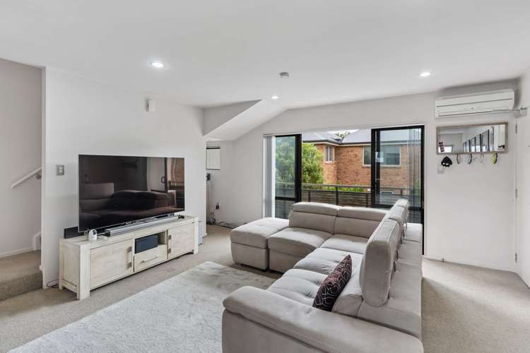 6/63 Brockworth Place Riccarton_1