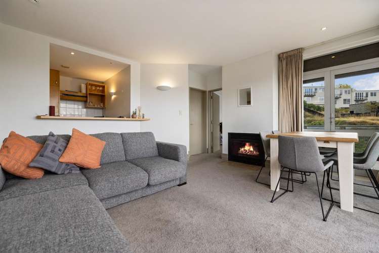 2/23 Adelaide Street_5