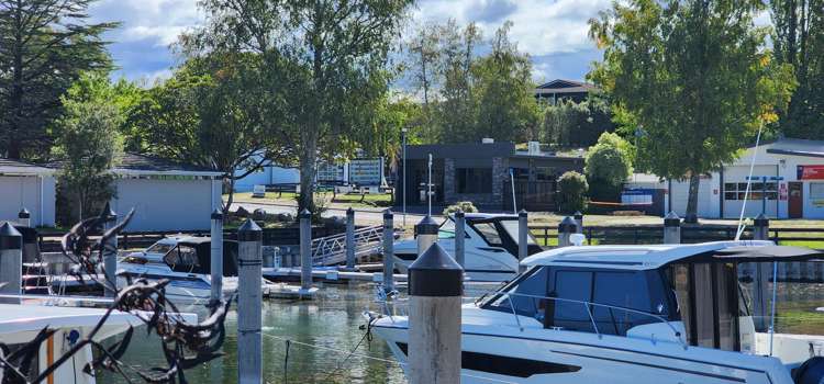 8 Mata Place Kinloch_15