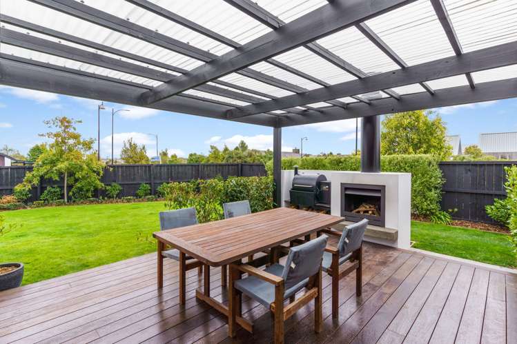 196 Southfield Drive Lincoln_24